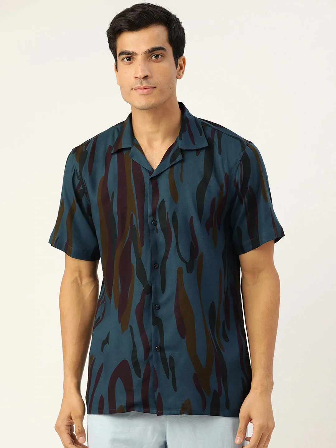 Men Tblue & Black Prints Viscose Rayon Relaxed Fit Casual Resort Shirt