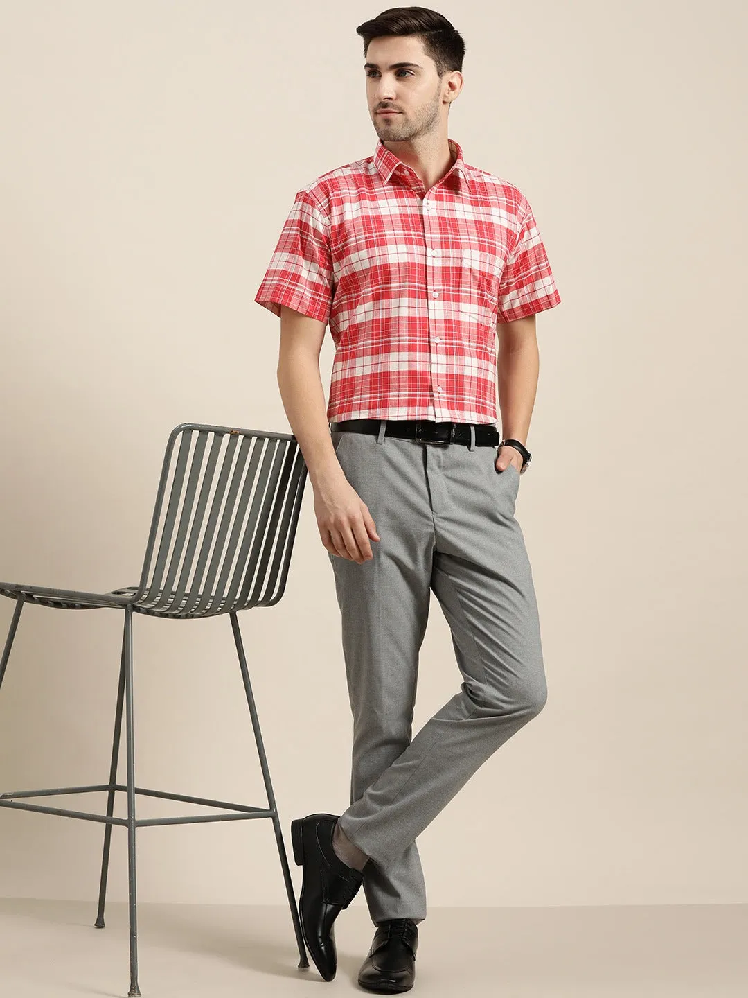 Men White & Coral Checks Pure Cotton Slim Fit Formal Shirt