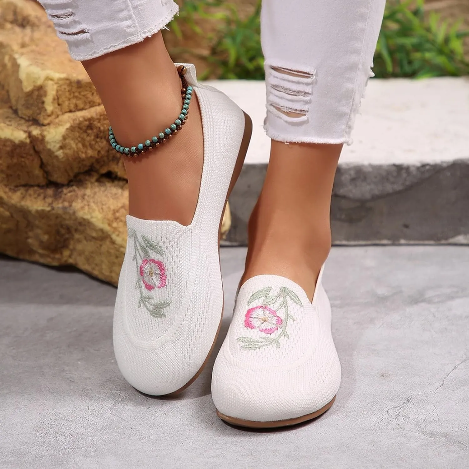 Women's Casual Shoes Comfortable Flat Embroidered Mesh Slip On Walking Shoes for Daily Wear with Jeans